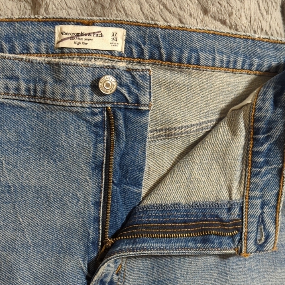 High Rise Distressed Mom Shorts - Picture 9 of 9
